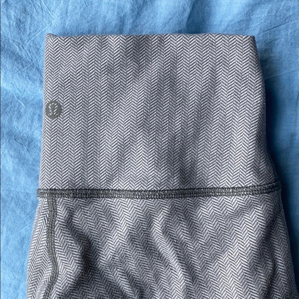 High rise lululemon leggings 25’’